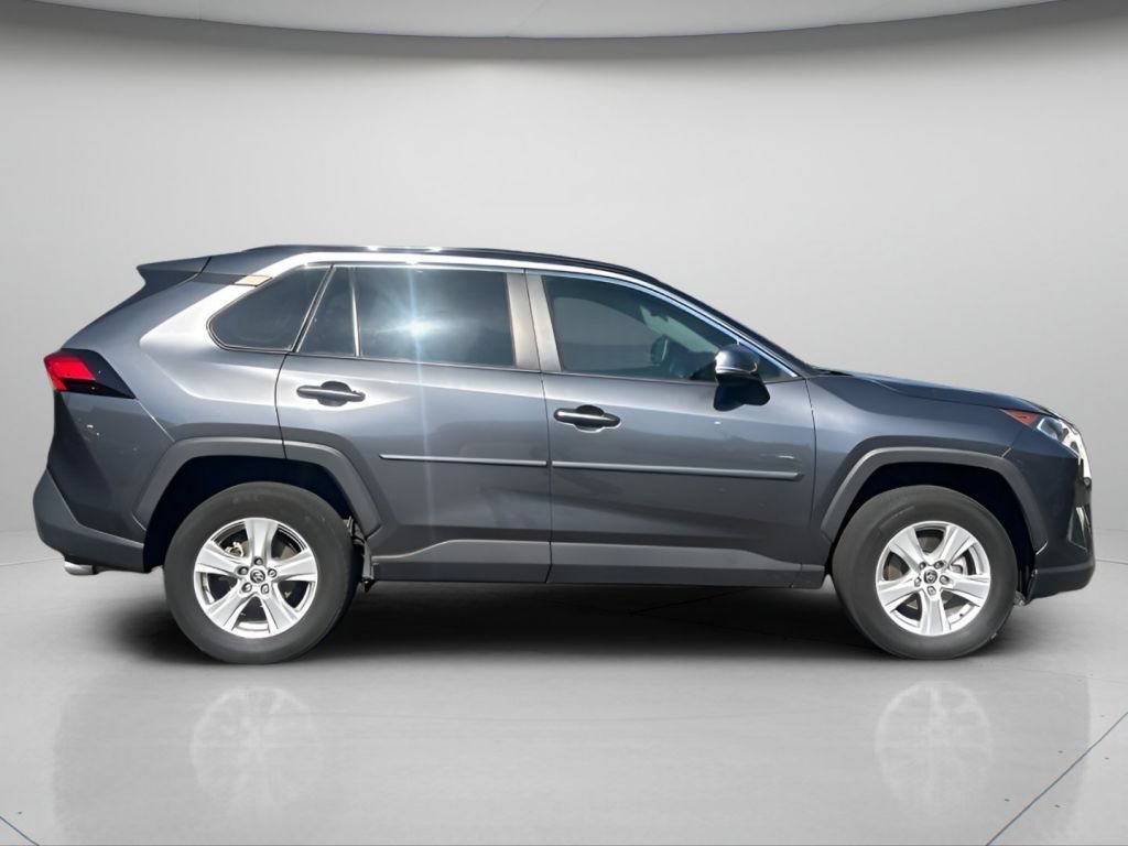 Used 2021 Magnetic Gray Metallic Toyota XLE image 4