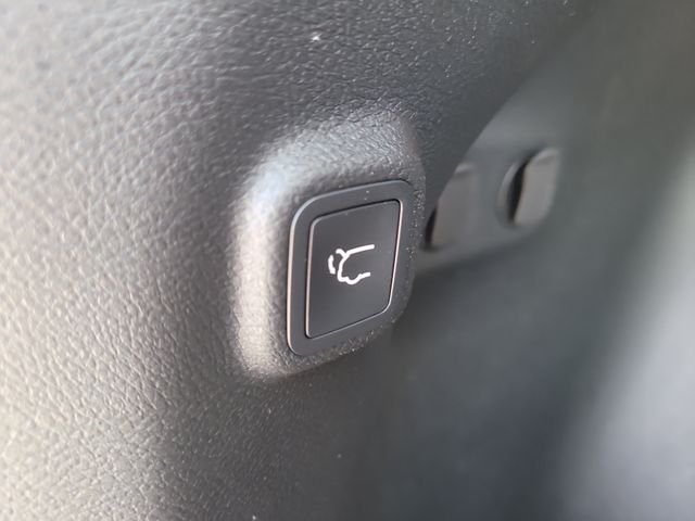 Used 2023 Blue Jeep Altitude image 9