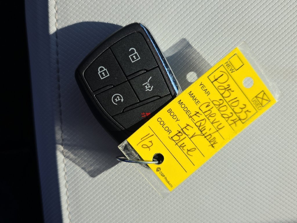 2024 Chevrolet Equinox EV LT - Photo 23