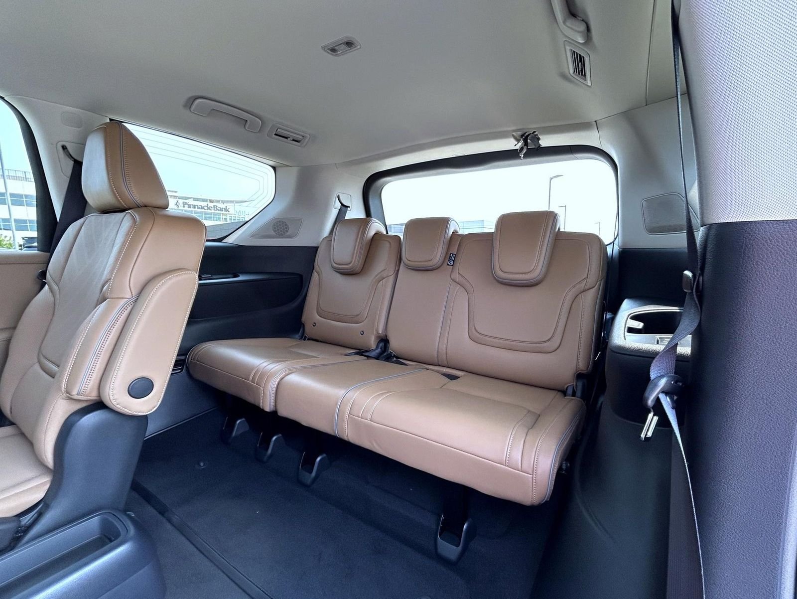 New 2027 RADIANT WHITE INFINITI Luxe 4WD image 20