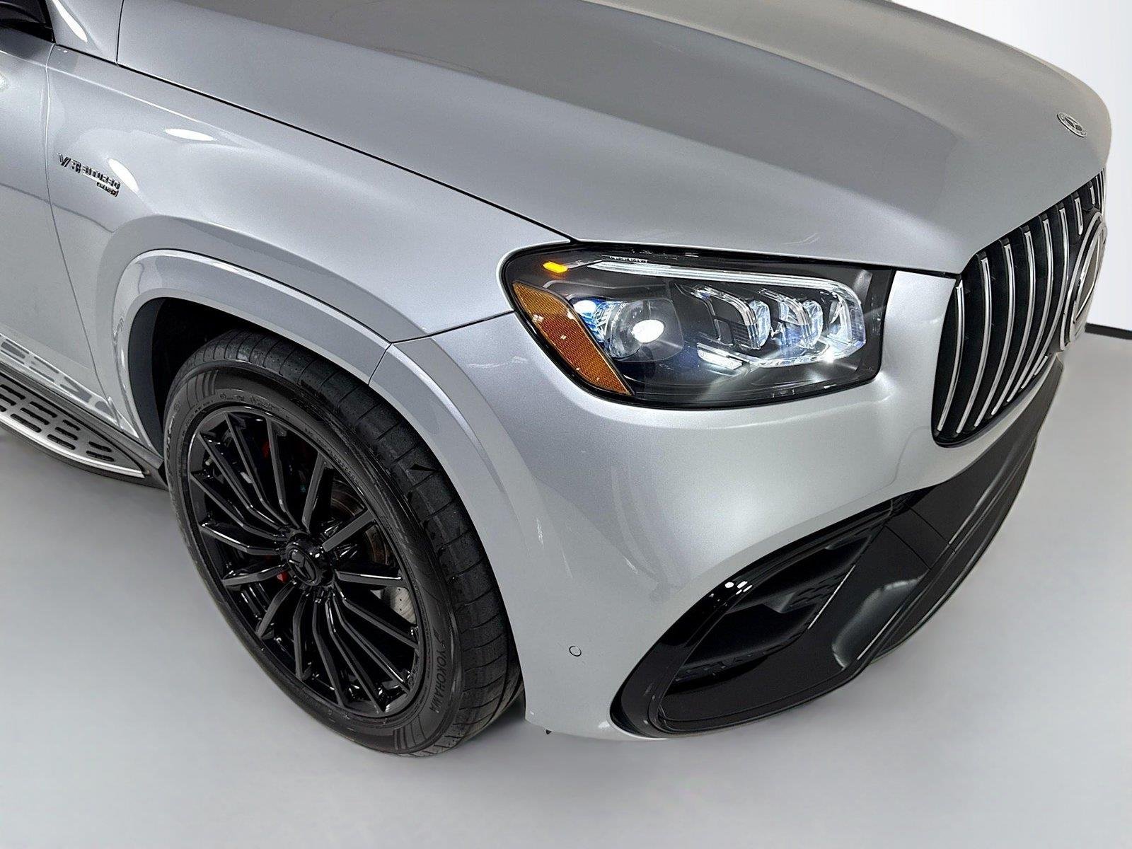 Used 2023 Cirrus Silver Metallic Mercedes-Benz AMG® GLS 63 | Night Pkg | Heated/Cooled Seats image 40