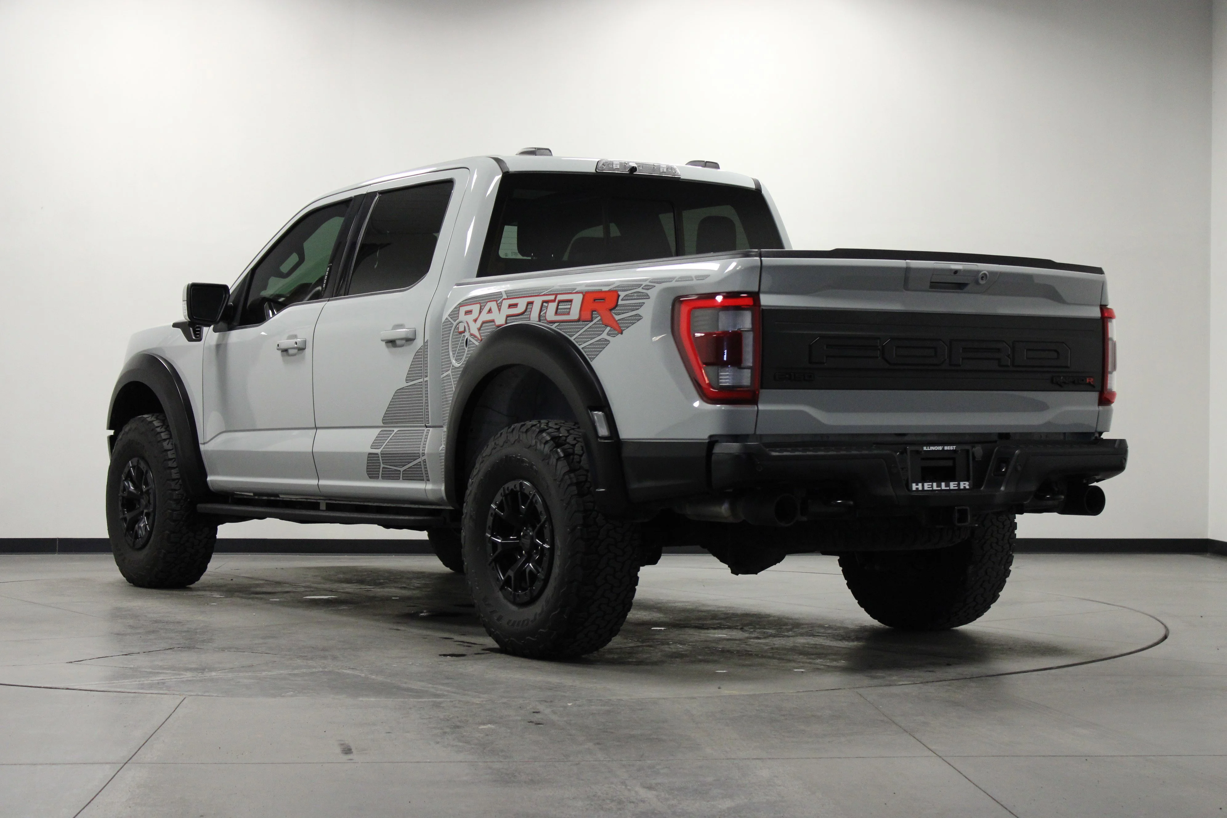 Used 2023 Avalanche Gray Ford Raptor image 6