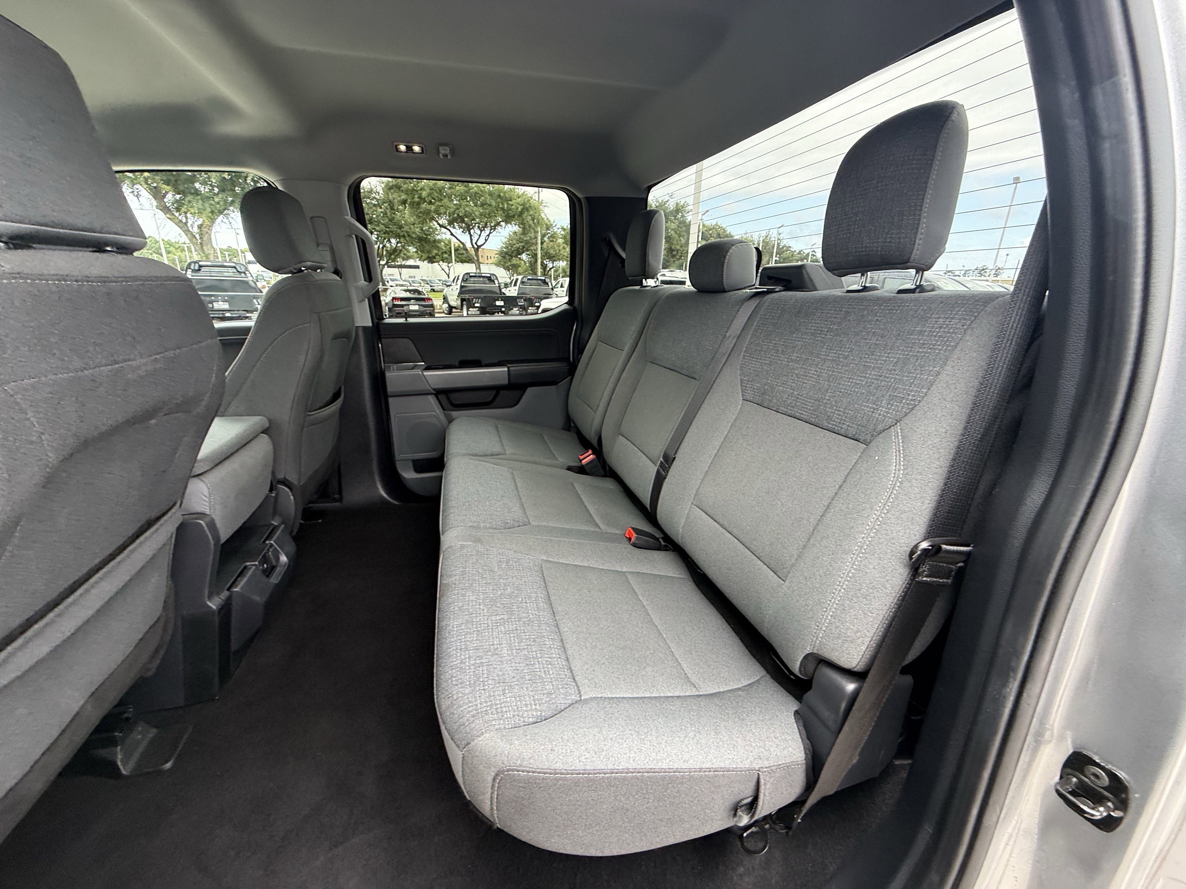 Used 2025 Silver Metallic Ford XLT image 28