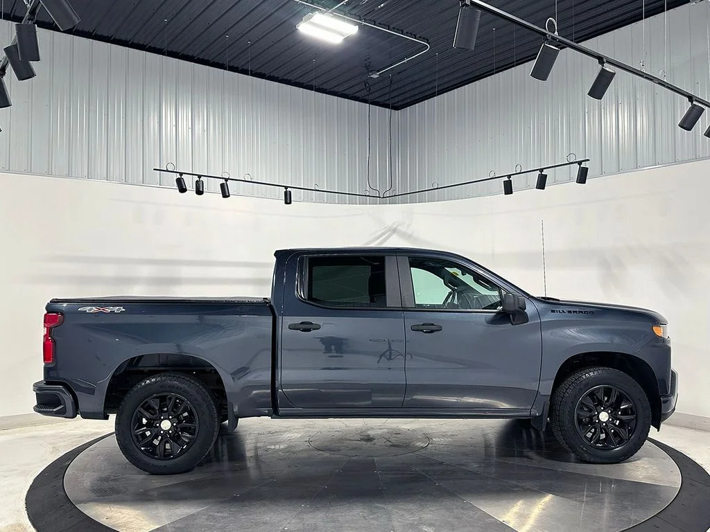 Used 2020 Gray Chevrolet Custom image 10