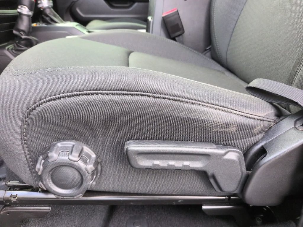 Certified Used 2022 Black Jeep Unlimited Sport S image 18
