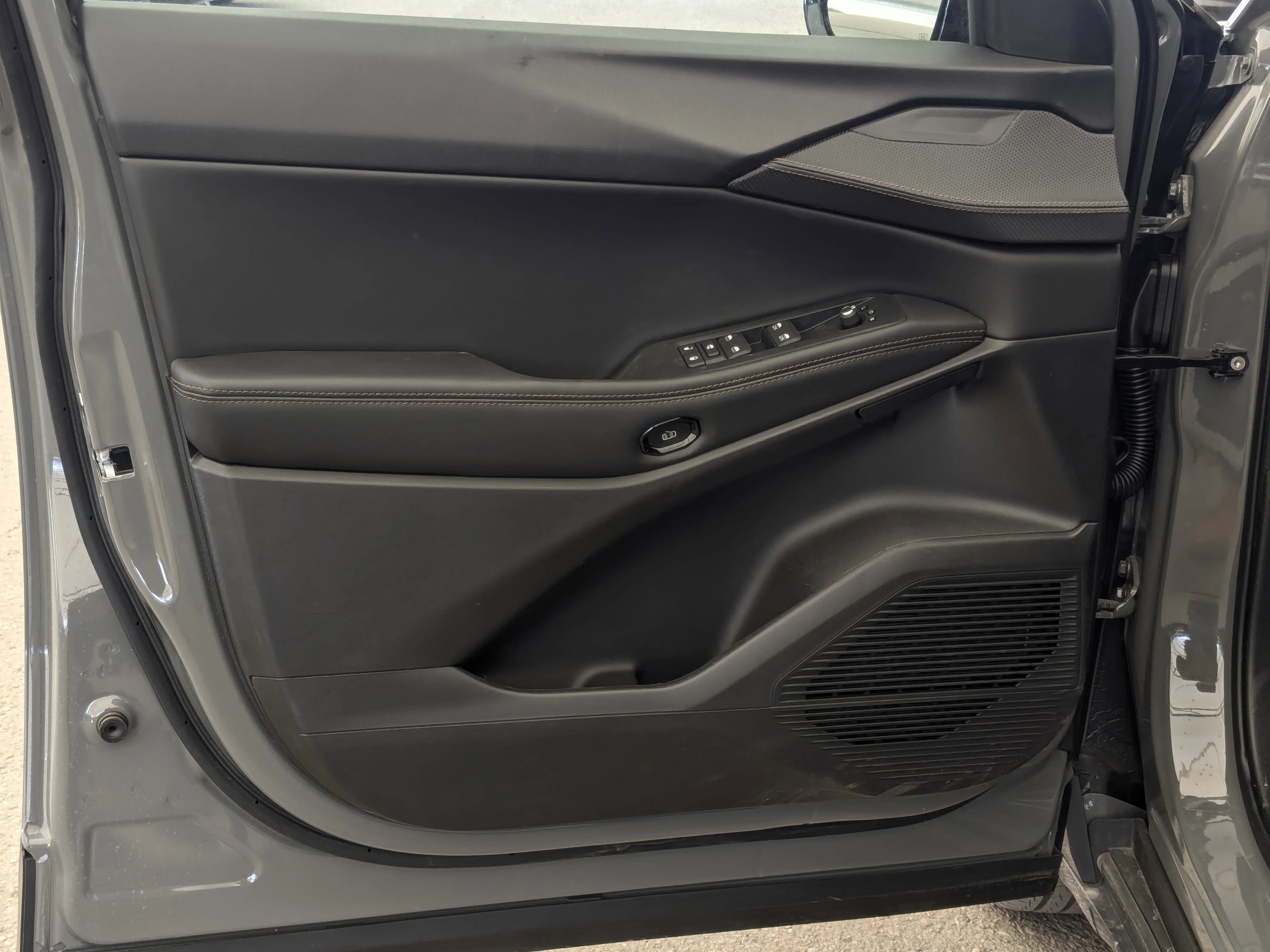 New 2026 Grey Jeep Limited - Preferred Package 23G  - Mopar Interior Protection Pckge-  Pano Sunroof image 9