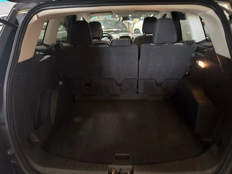 Used 2019 Magnetic Metallic Ford SE image 9