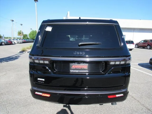 New 2026 High Gloss Black Exterior Paint Jeep Limited Reserve image 6