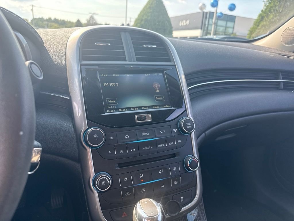 Used 2015 Red Chevrolet LT image 11