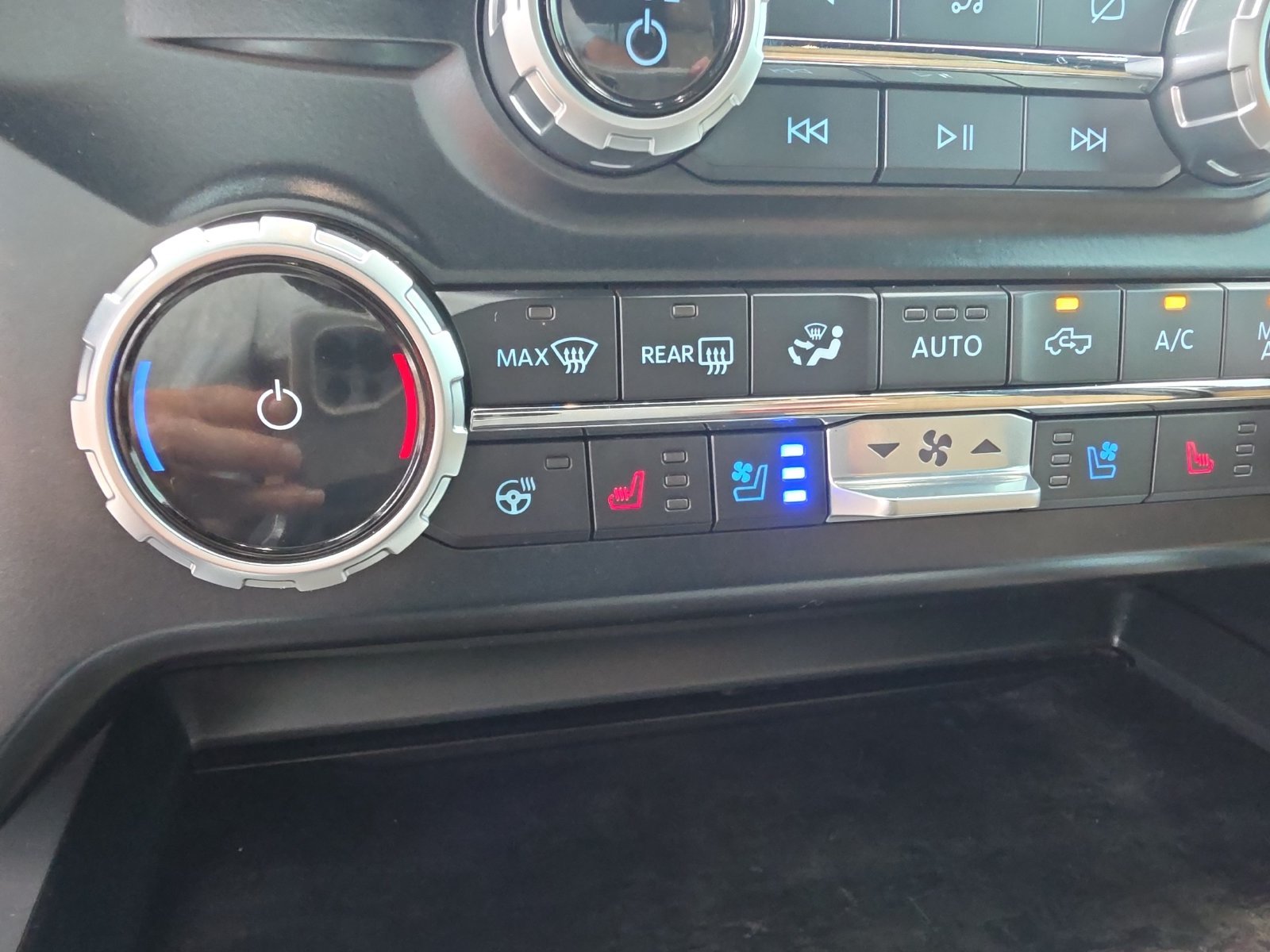 Certified Used 2023 White Metallic Ford Lariat image 22