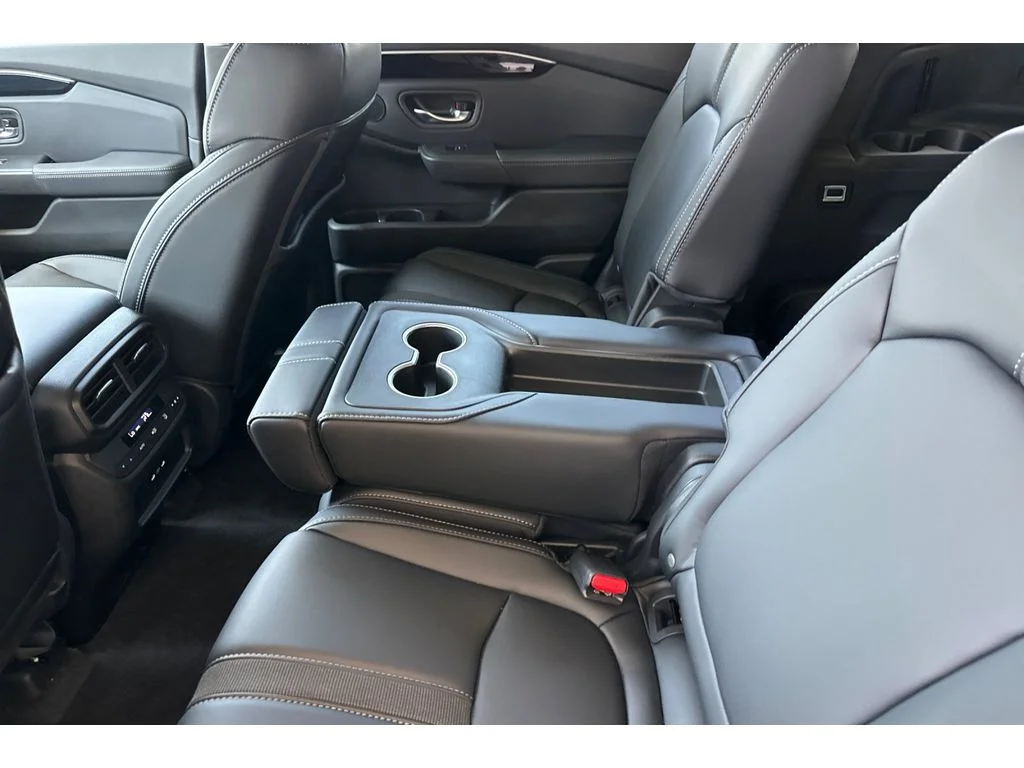 2025 Honda Pilot Touring - Photo 14