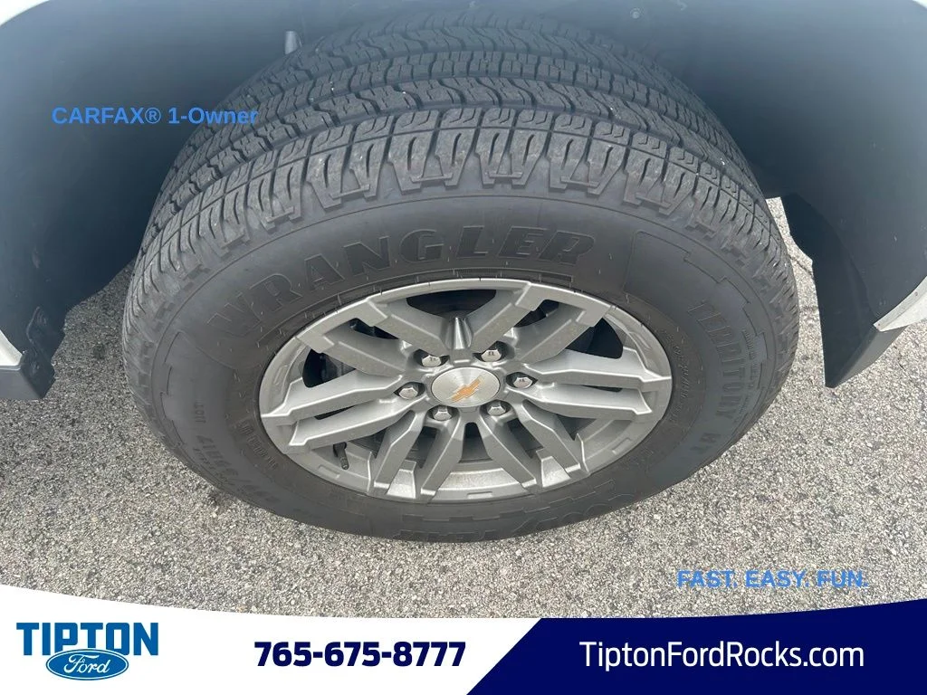 Used 2023 Summit White Chevrolet LT image 27
