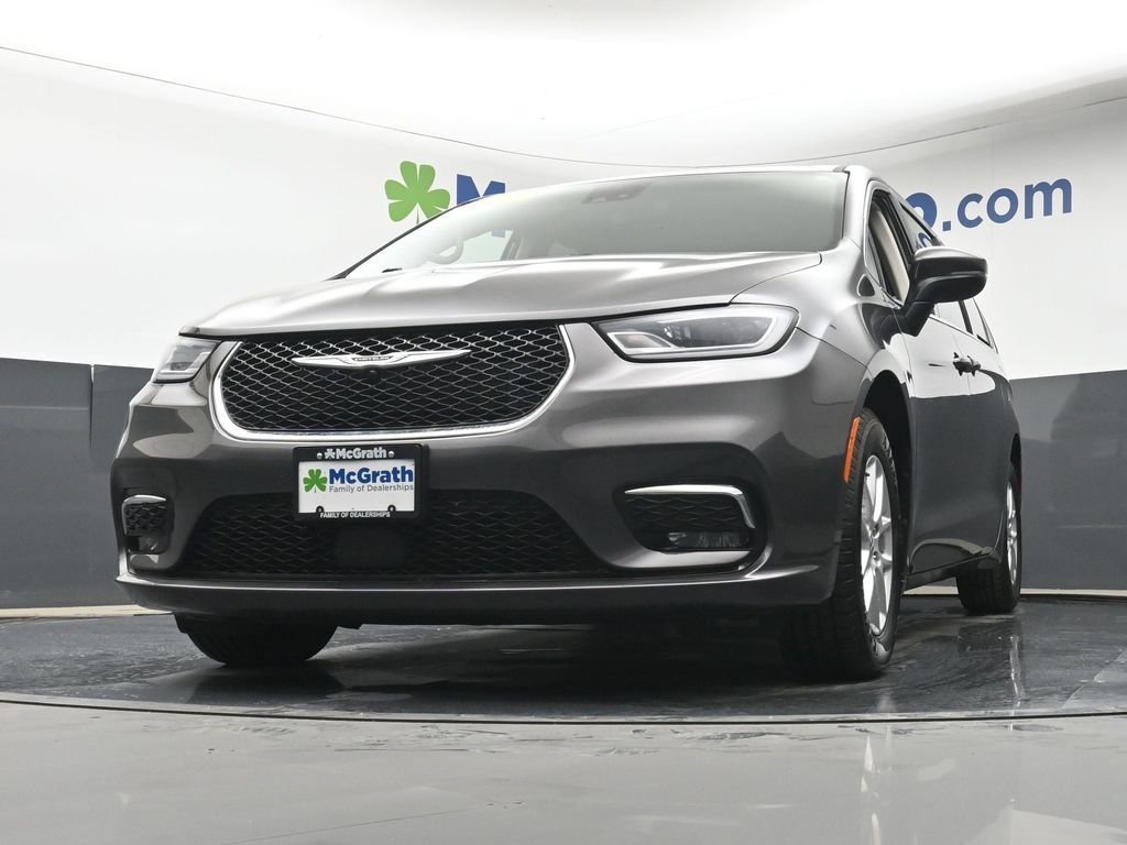 Used 2023 Gray Chrysler Touring L image 7
