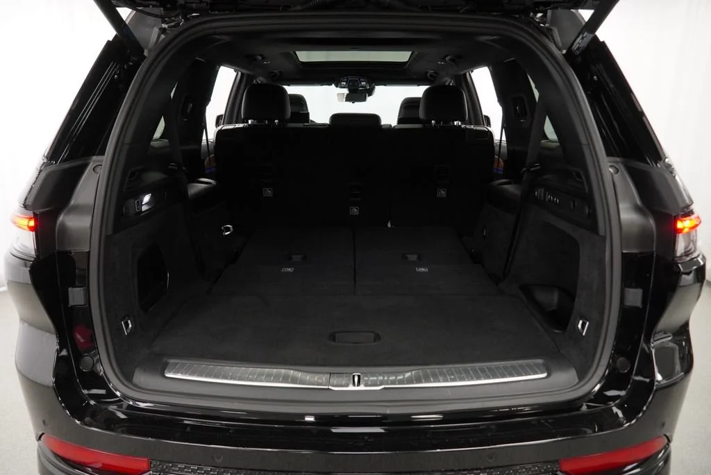 Used 2024 Black Jeep Summit Reserve 4x4 image 32