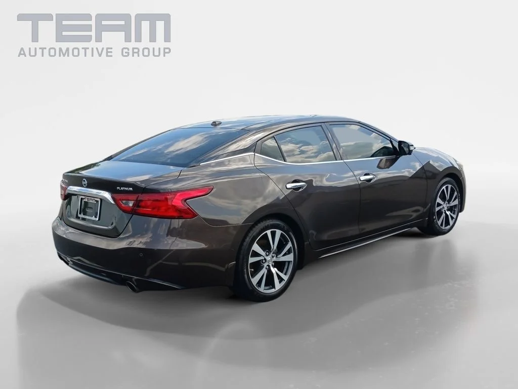 Used 2017 Brown Nissan Platinum image 7