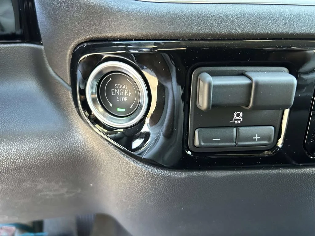 New 2026 Onyx Black GMC Elevation image 22