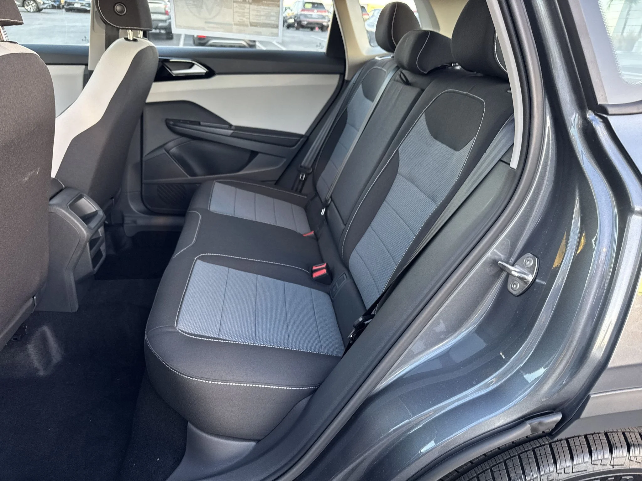 New 2027 Platinum Gray Metallic Volkswagen S image 31
