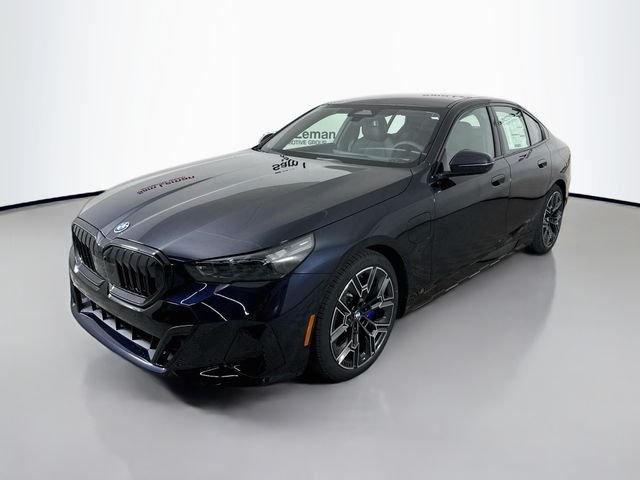 New 2027 Carbon Black Metallic BMW 550e xDrive image 3