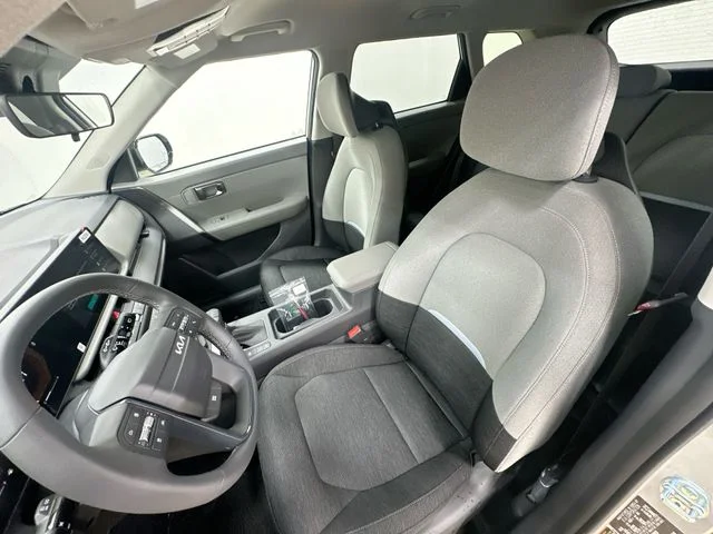 New 2027 Silver Kia S image 14