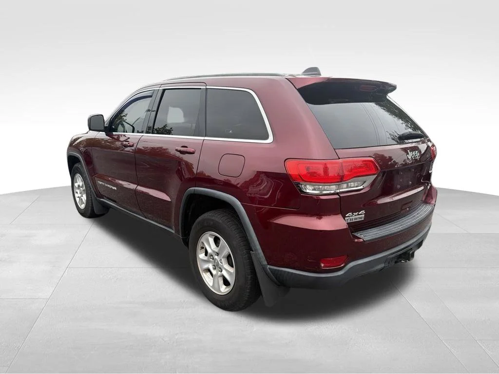 Used 2016 Red Jeep Laredo image 9