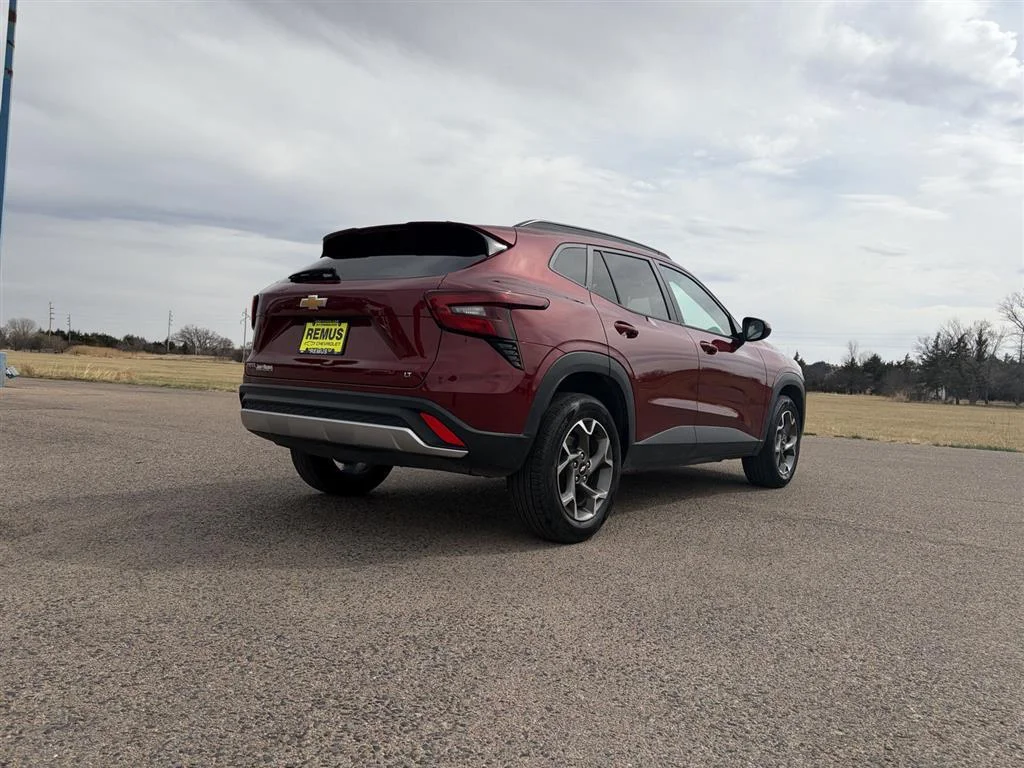 Used 2025 Crimson Metallic Chevrolet LT image 7