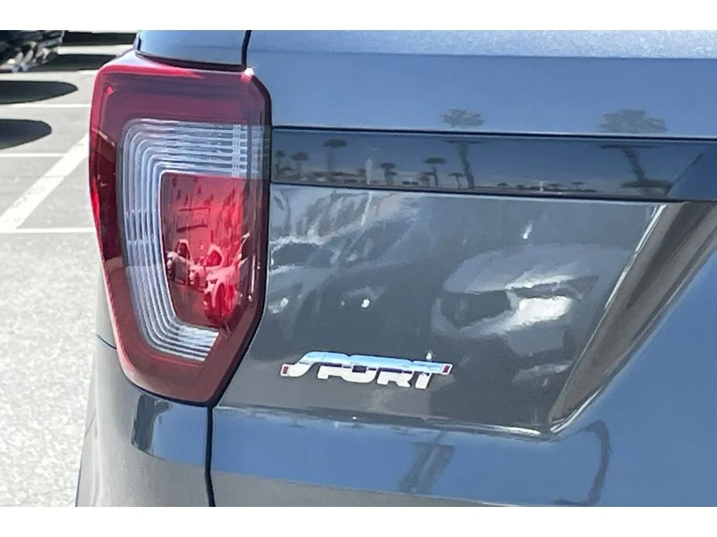 Used 2017 Magnetic Metallic Ford Sport image 49