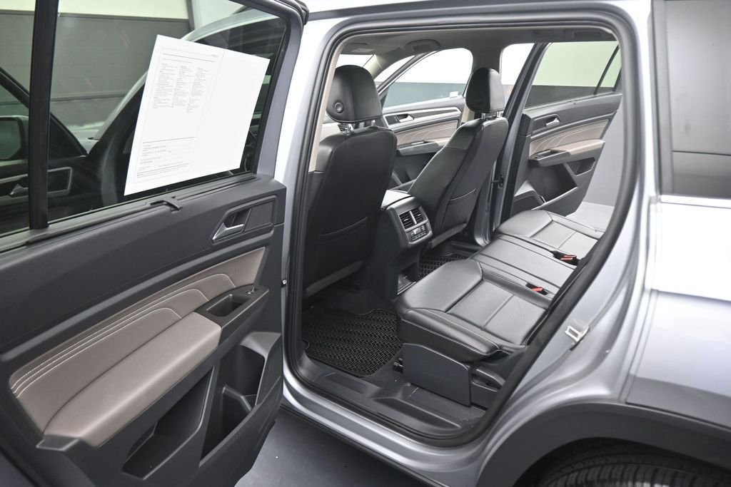 Used 2023 Silver Volkswagen 2.0T SE w/Technology image 42
