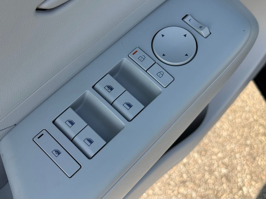 2026 Hyundai Kona SE - Photo 18