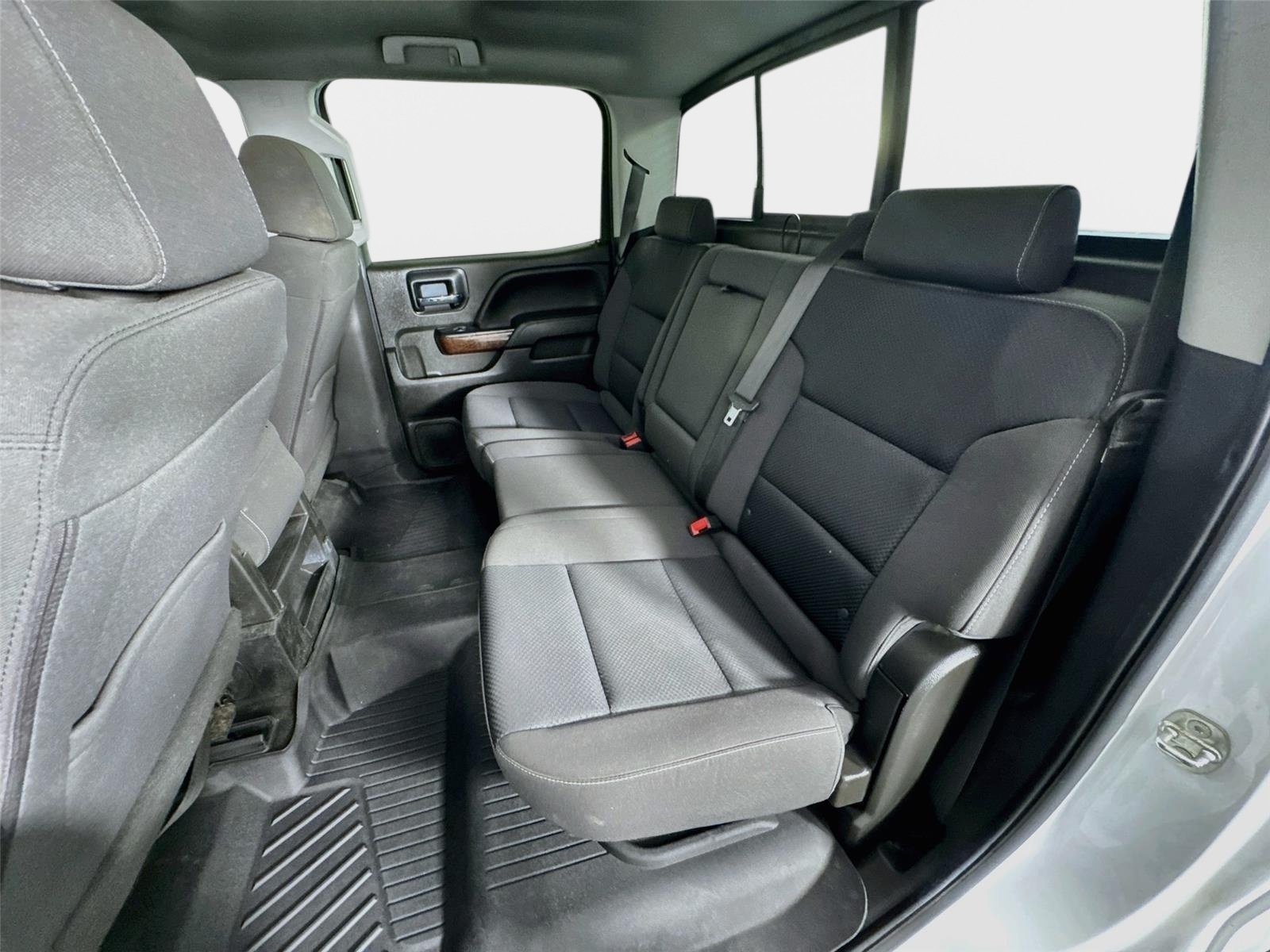 Used 2018 Summit White GMC SLE image 20
