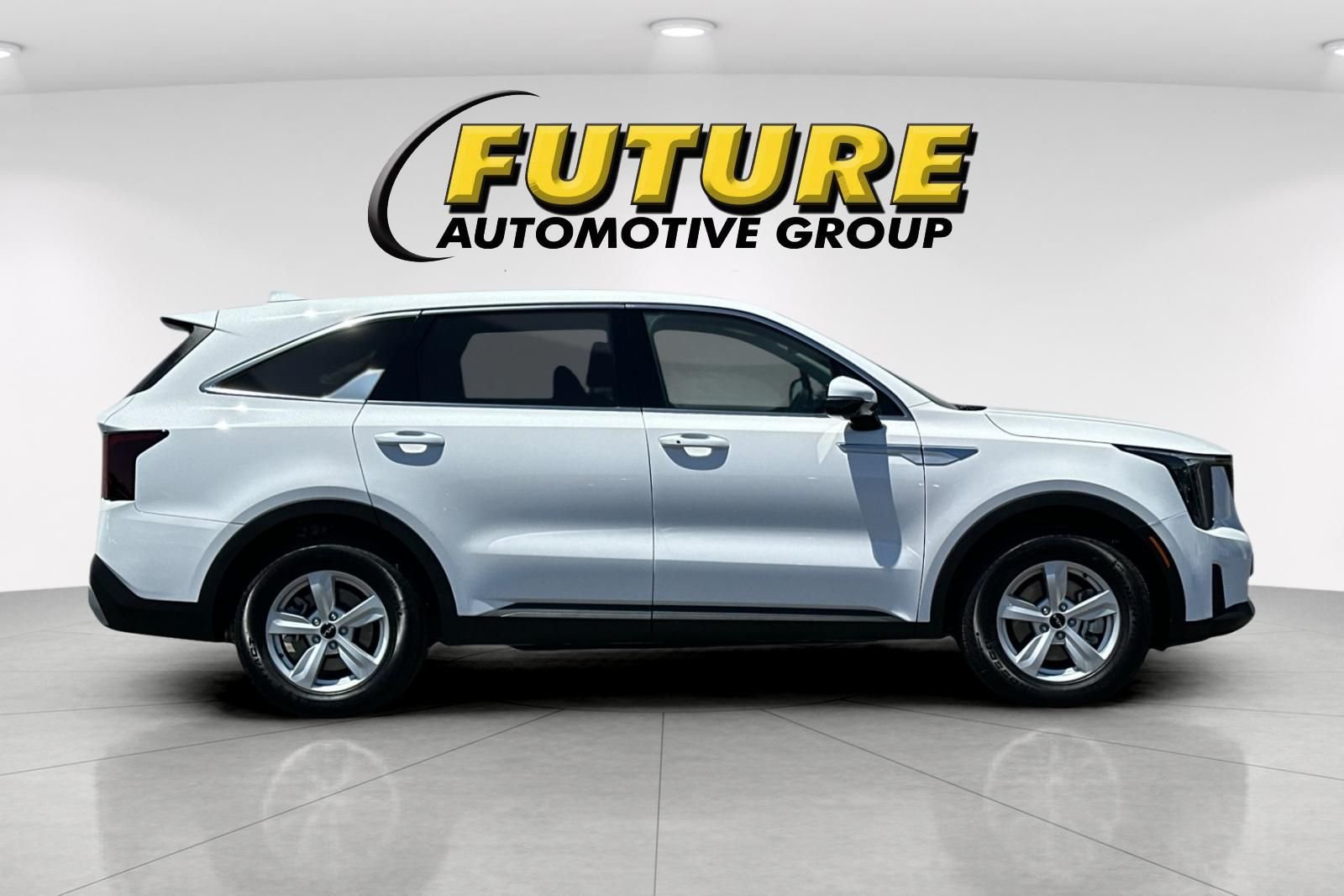 Used 2026 White Kia LX image 3