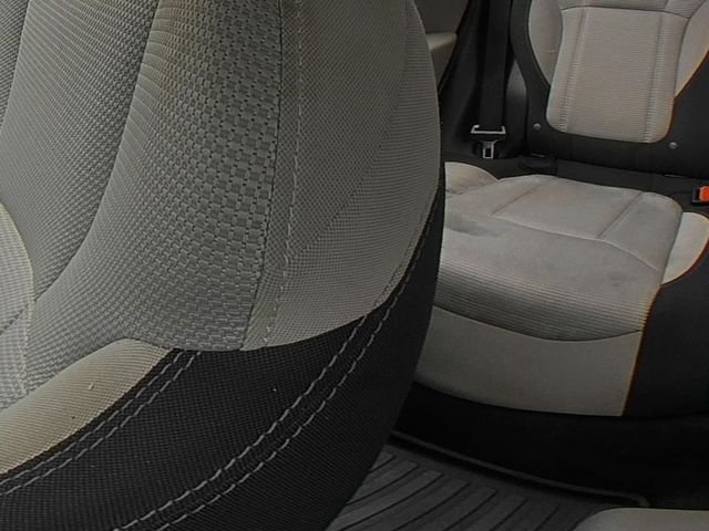 Used 2020 White Subaru Base image 36
