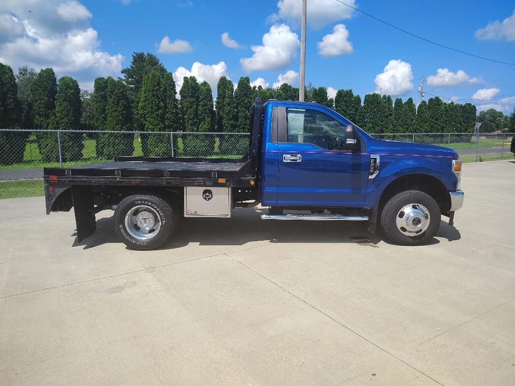 Used 2022 Atlas Blue Ford XLT image 3