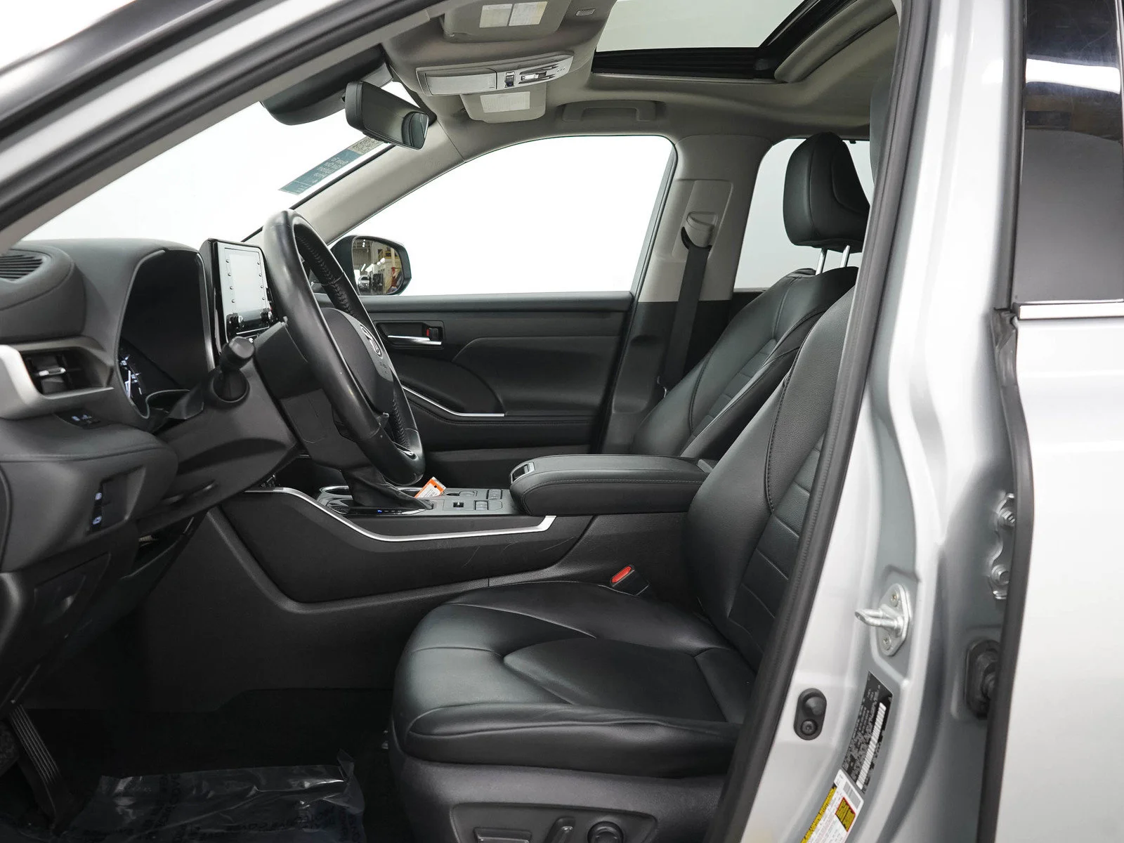 Used 2021 Celestial Silver Metallic Toyota XLE image 24