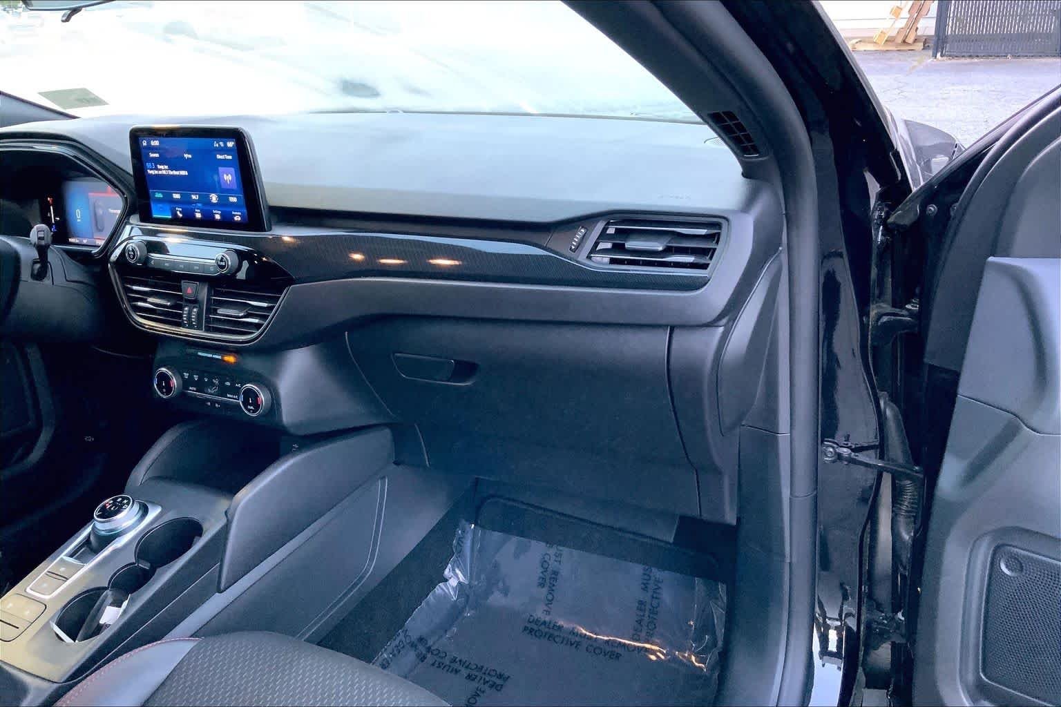 Used 2025 Agate Black Ford ST-Line image 18
