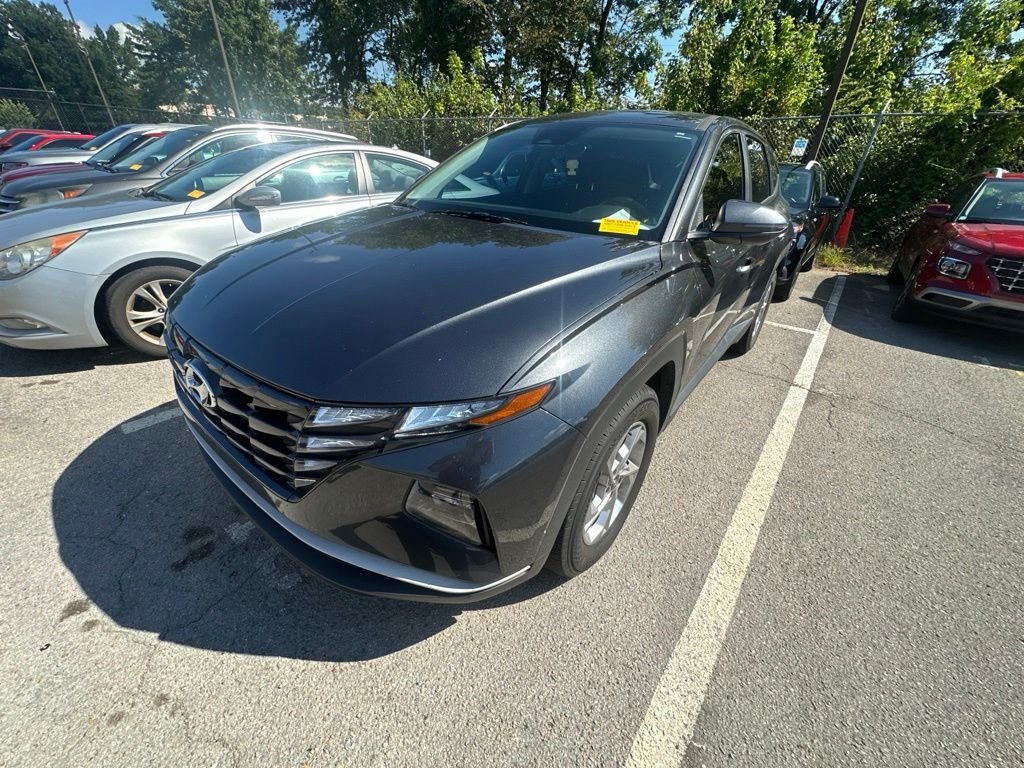 Used 2022 Gray Hyundai SE image 2