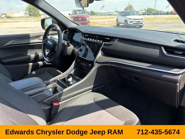 Used 2024 Gray Jeep Overland image 33