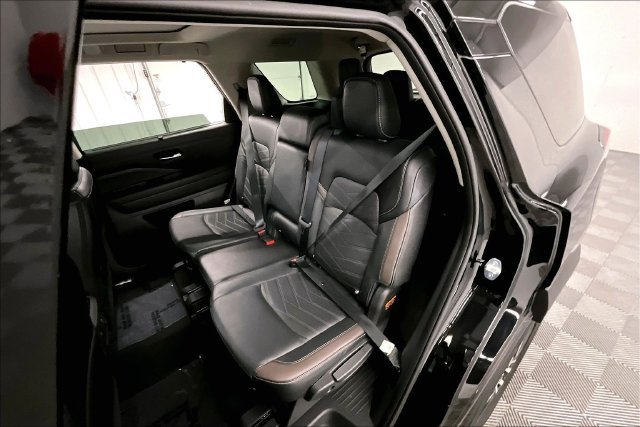 Used 2023 Super Black Nissan Platinum image 25