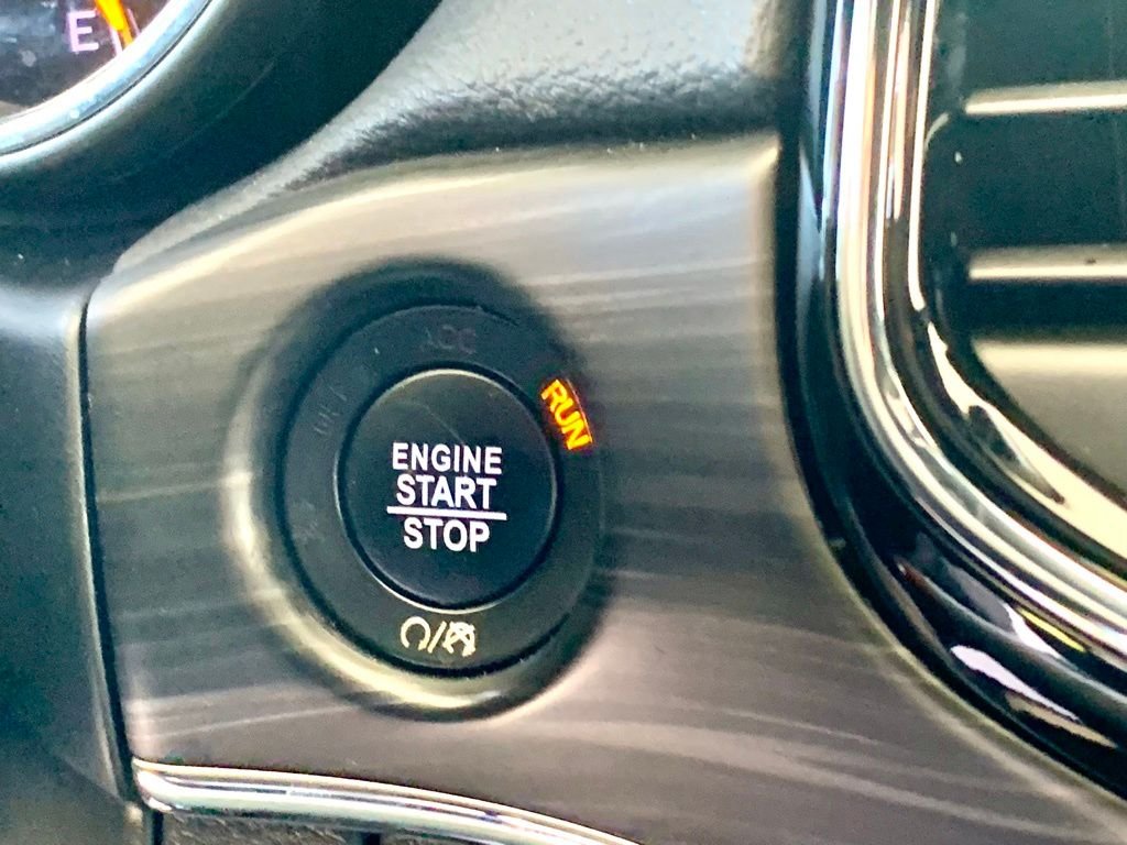 Used 2019 Black Jeep Limited image 33