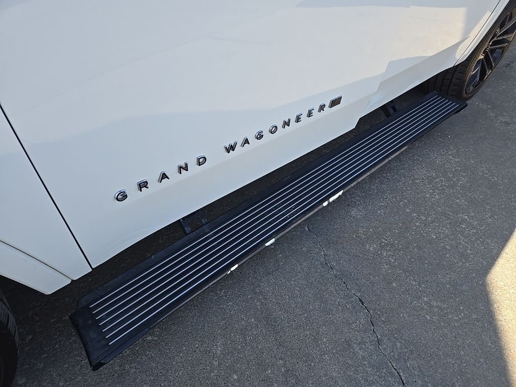 Used 2024 White/off-white Jeep Series II image 20
