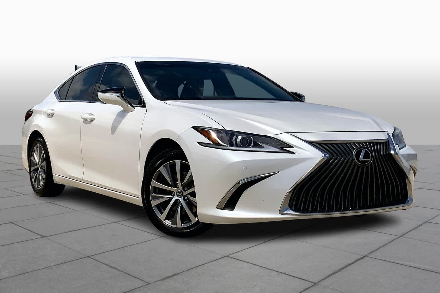 Used 2020 Eminent White Pearl Lexus  image 2