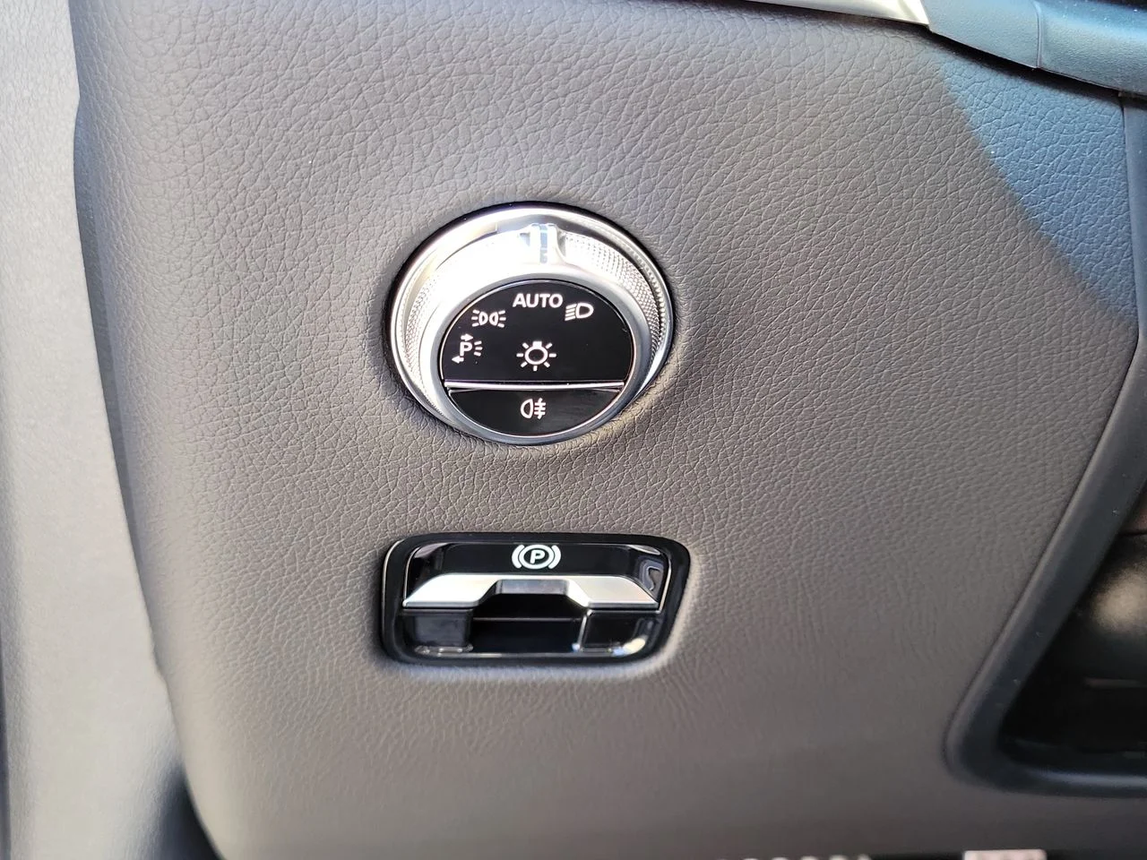 New 2026 Cirrus Silver Metallic Mercedes-Benz AMG® GLC 43 4MATIC® SUV image 24