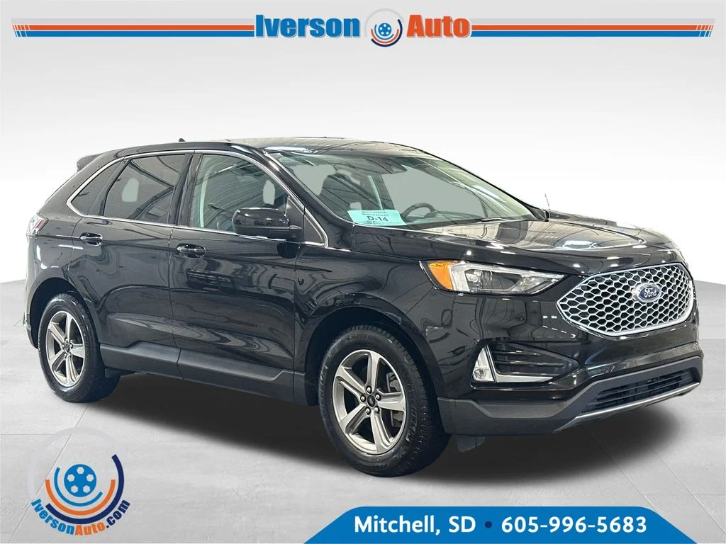 Used 2024 Black Ford SEL image 1