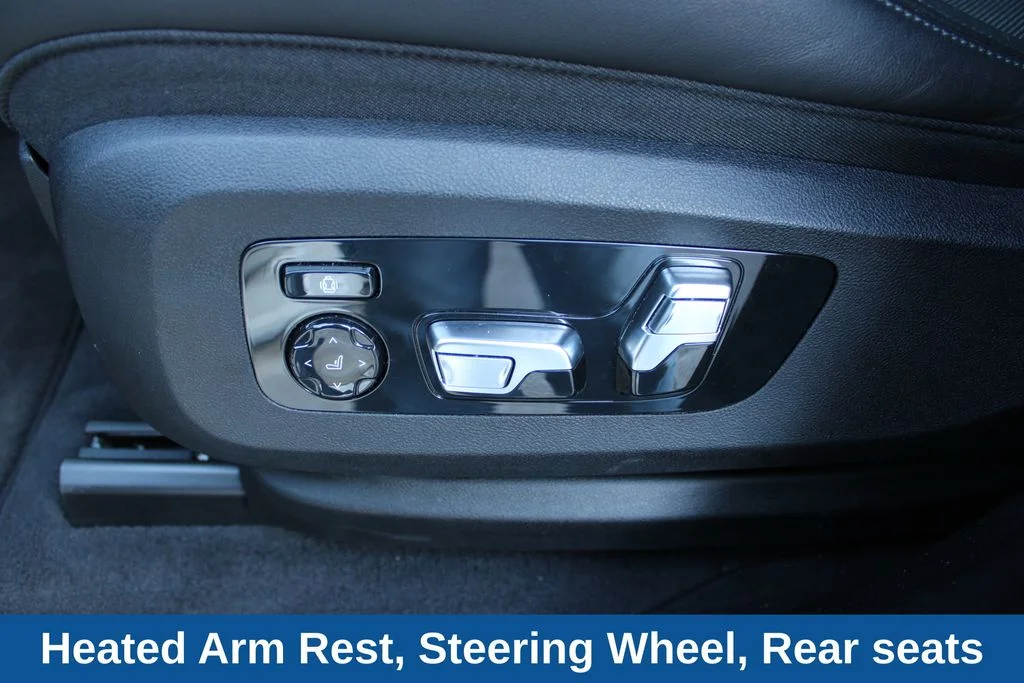2023 BMW XM Base - Photo 29