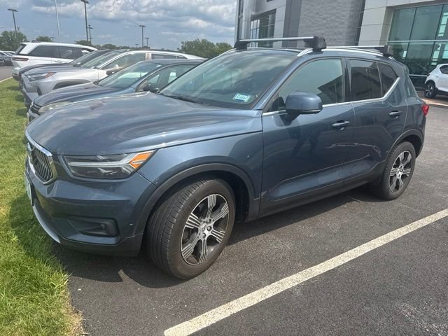 Used 2019 Blue Volvo T5 Inscription image 1
