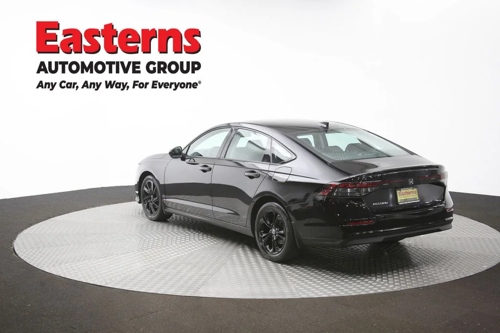 Used 2025 Black Honda SE image 64