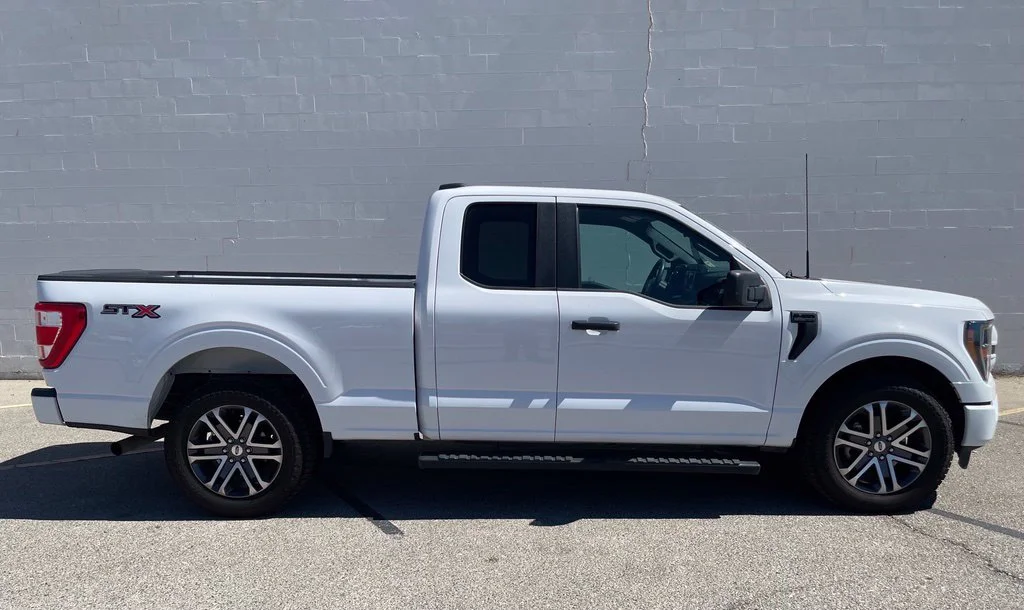 Used 2023 White Ford XL image 8