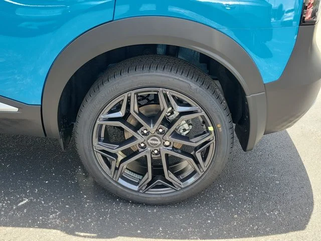 New 2026 Arctic Ice Blue Metallic / Super Black Two-tone Nissan SR image 7