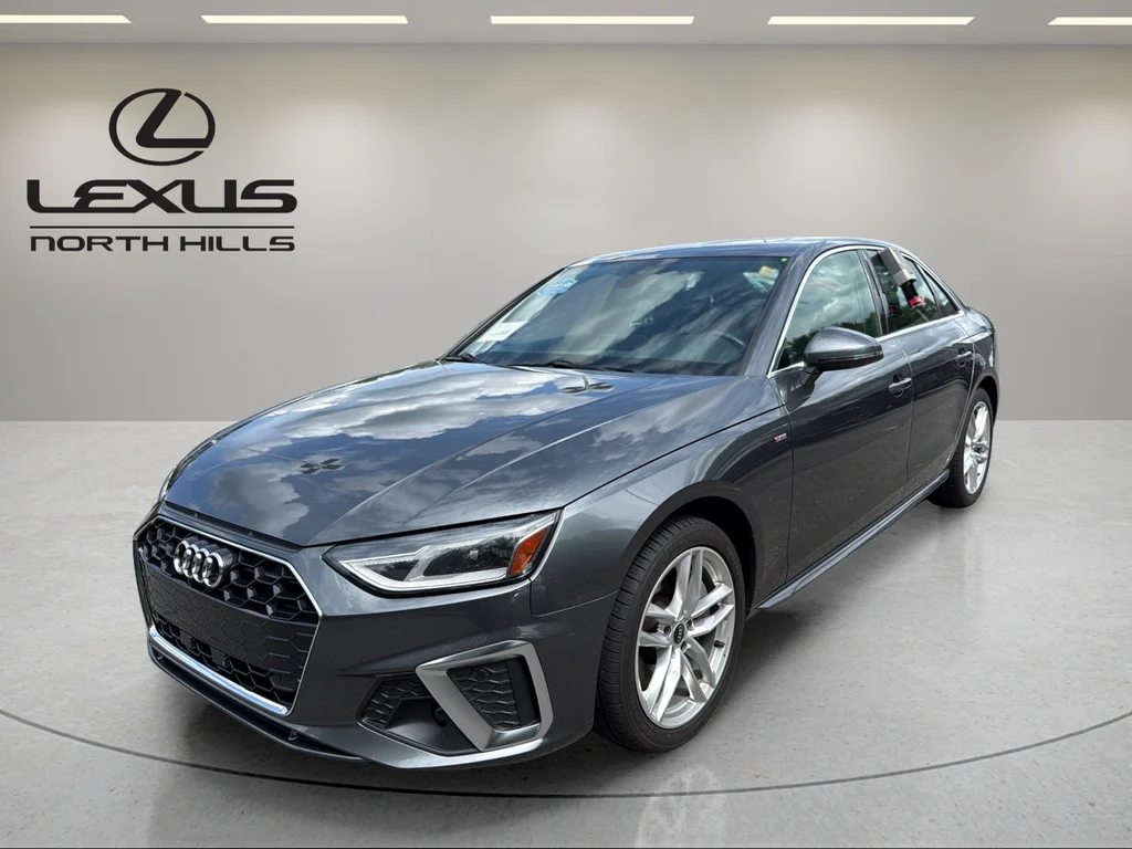2021 Audi A4 45 quattro S tronic Premium's photo