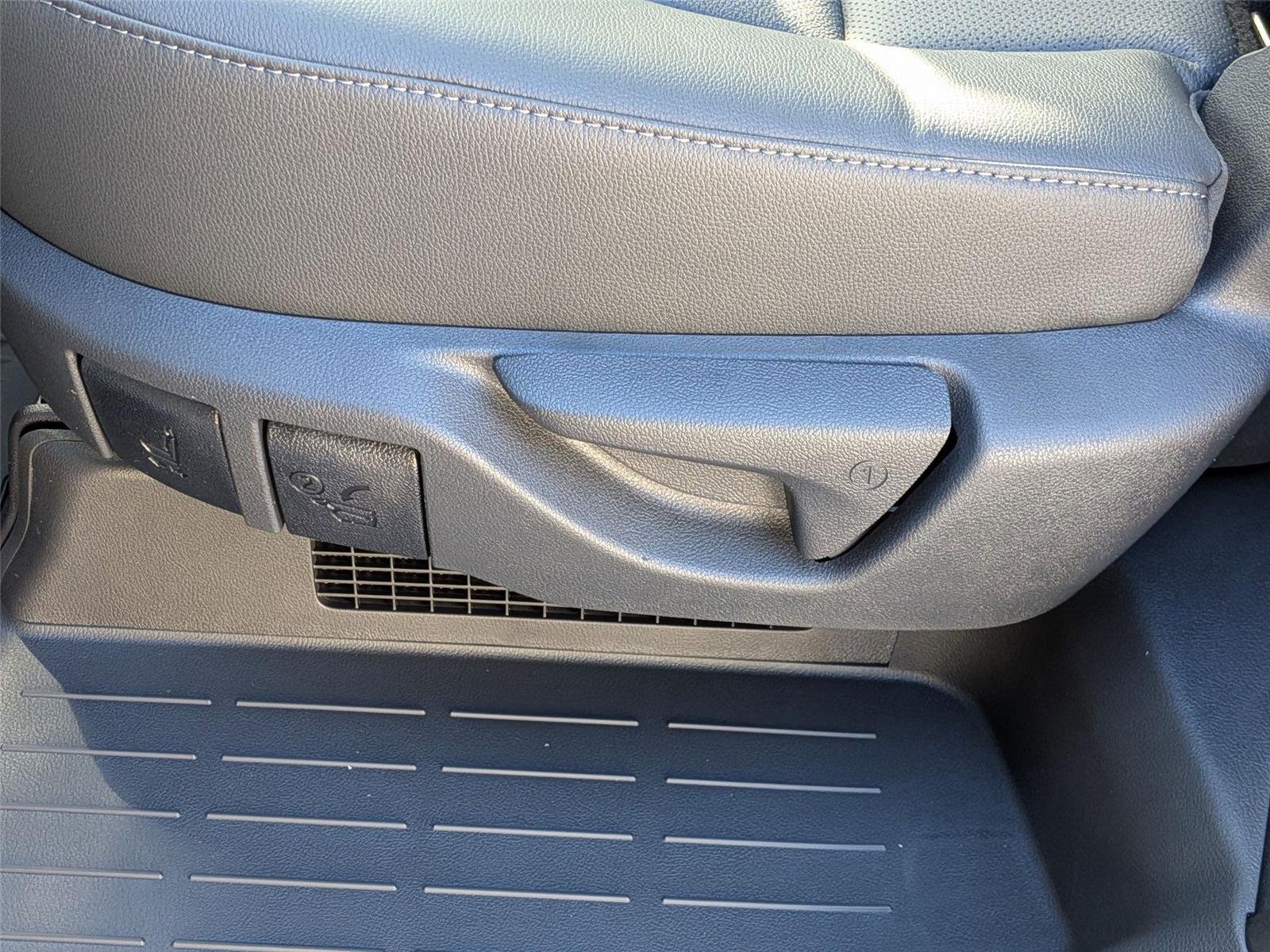 Used 2026 Wind Chill Pearl Toyota Hybrid Nightshade Edition image 27