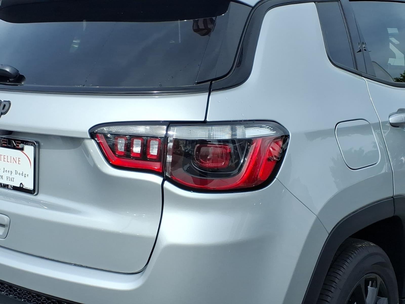 New 2026 Silver Zynith Metallic Clearcoat Jeep Latitude Altitude image 16